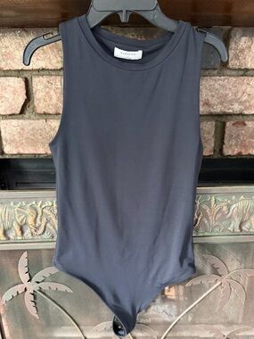 Aritzia Babaton Contour '90s Bodysuit - Black - Size S - EUC